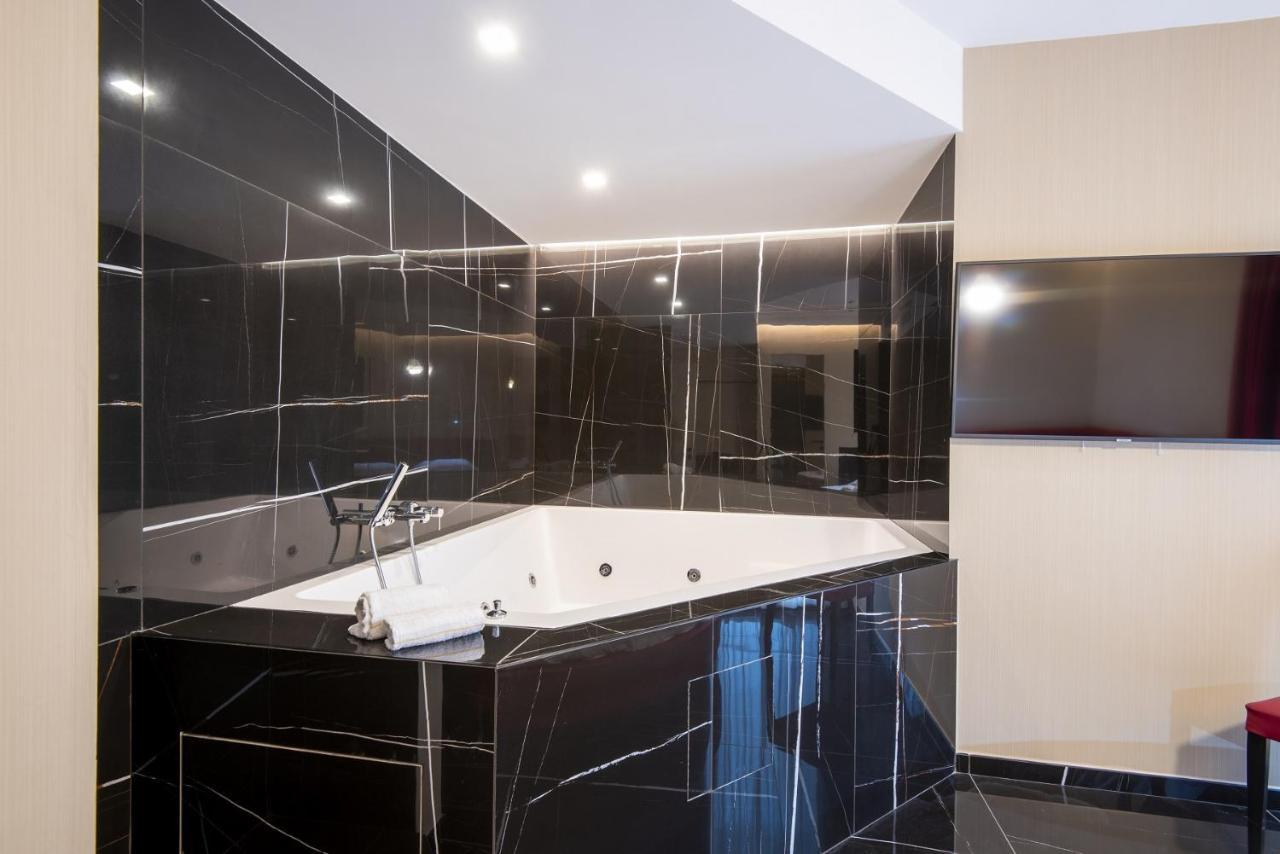 Xbusiness Hotel Nola