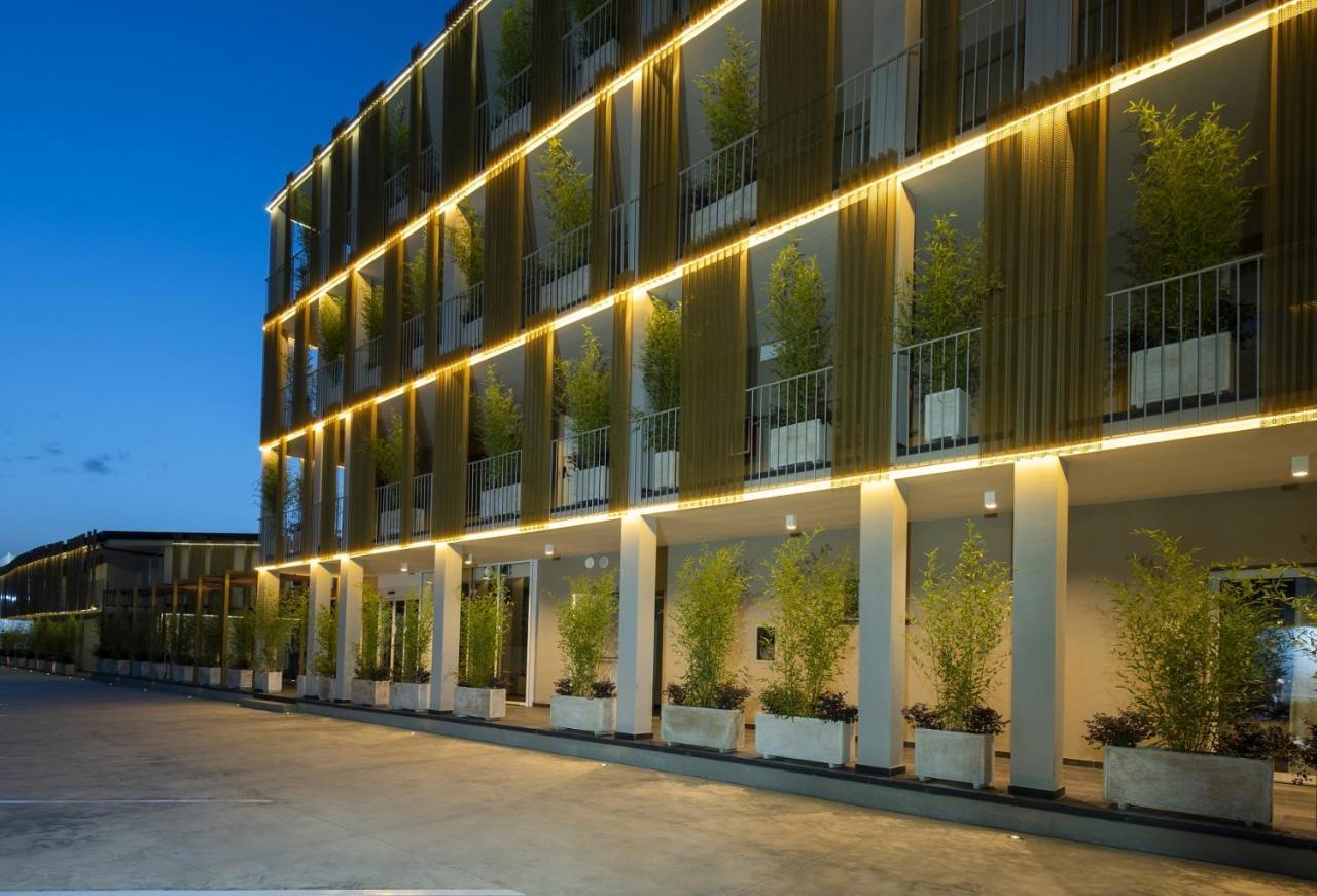 Xbusiness Hotel