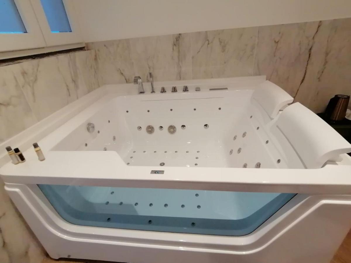 Xbusiness Hotel Nola